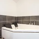 펜션 Stunning In With Kitchen 하데르슬레우