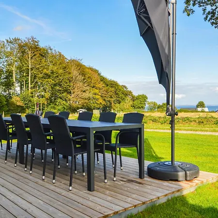 Stunning In With Kitchen Feriehus