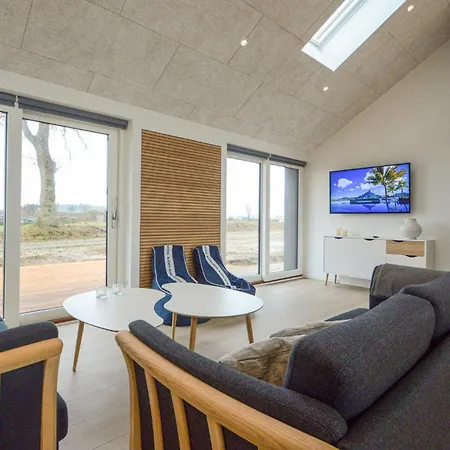 Stunning In With Kitchen